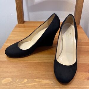 Kate Spade Black Suede Round-Toe Wedge Pumps Sz 6B